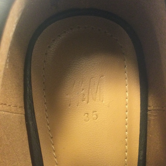 H&M BLACK LOAFERS WITH GOLD BUCKLE - Picture 2 of 4